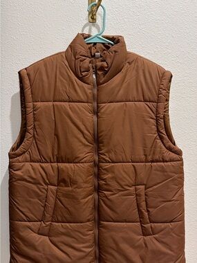 Women’s puffer vest
